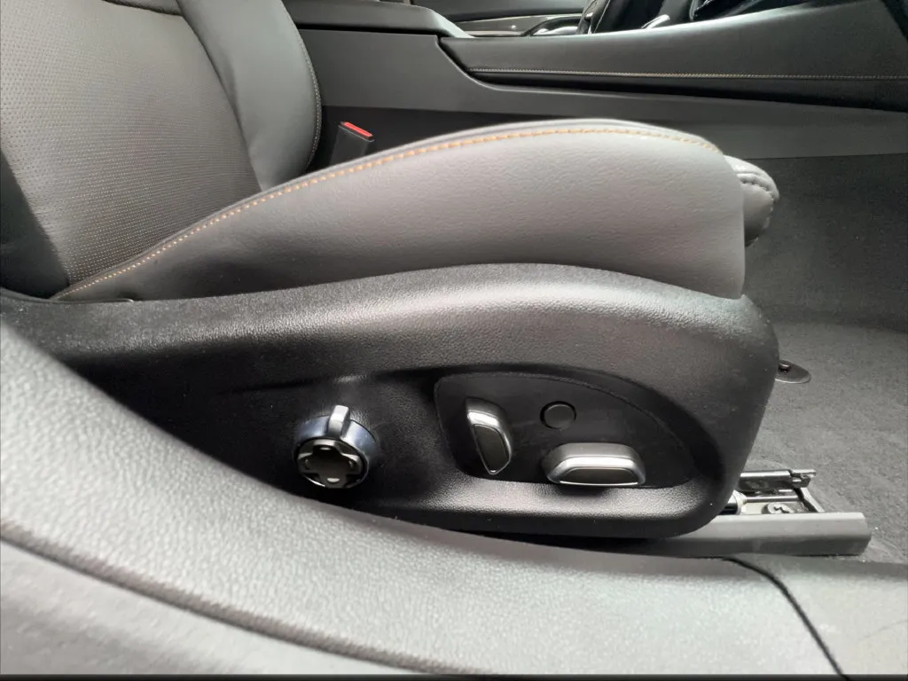 Cadillac CT5 photo 35