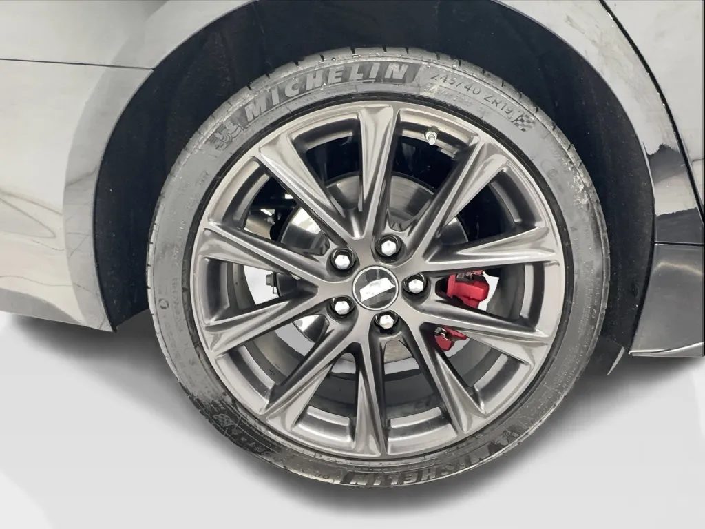 Cadillac CT5 photo 18
