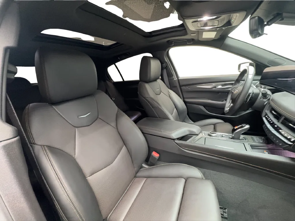 Cadillac CT5 photo 33