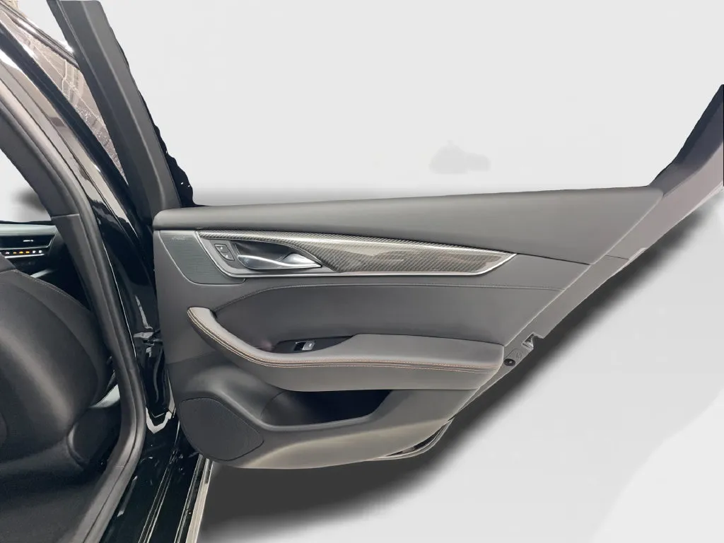 Cadillac CT5 photo 32