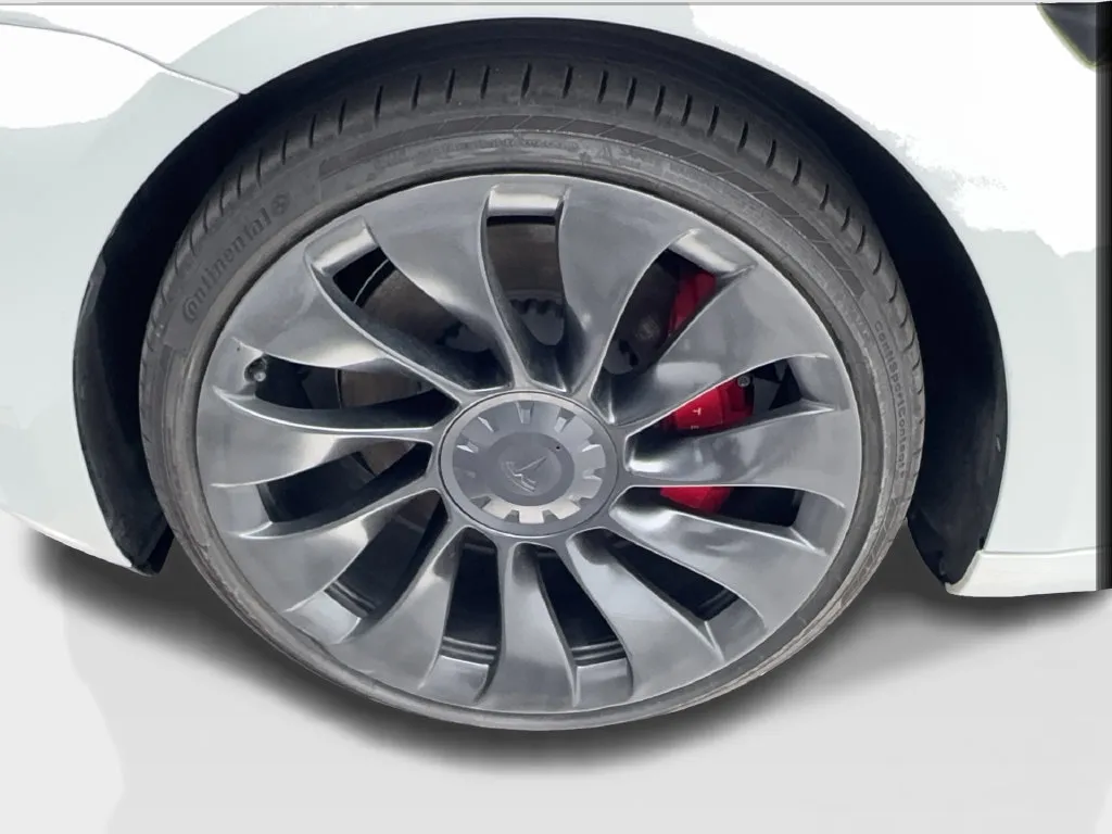 Tesla Model 3 photo 14
