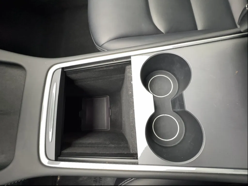 Tesla Model 3 photo 46