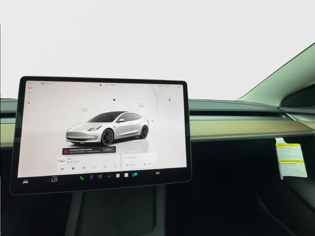 Tesla Model 3 photo 44