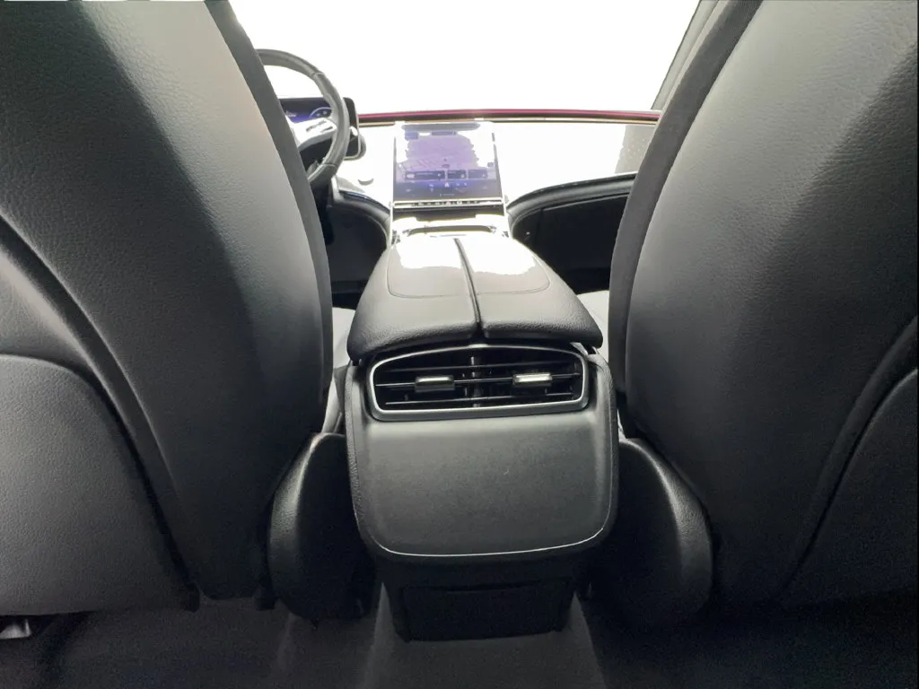 Mercedes-Benz EQE photo 39
