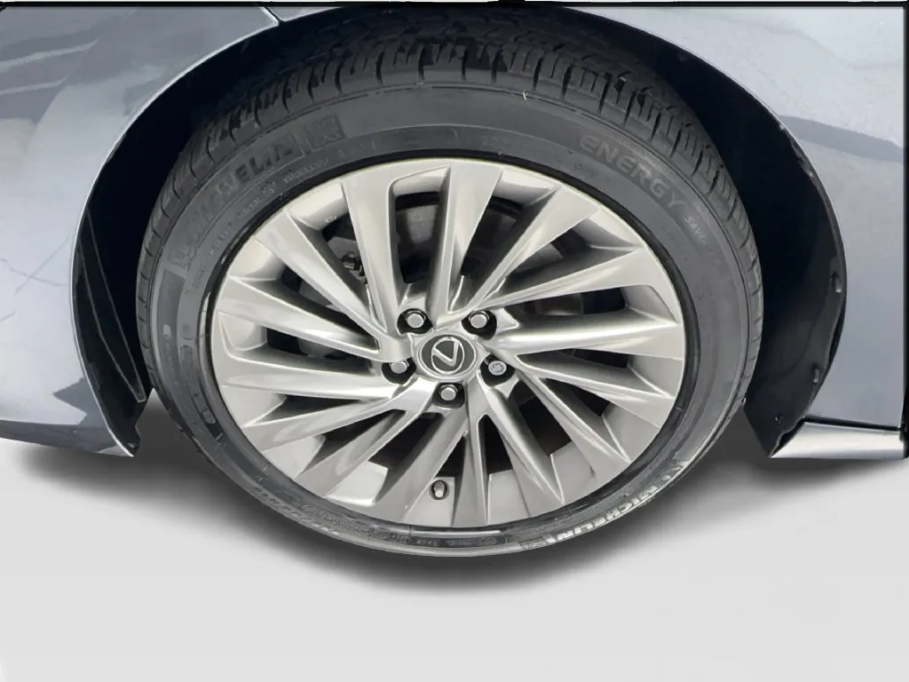 Lexus ES photo 15
