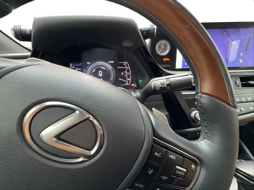 Lexus ES photo 45