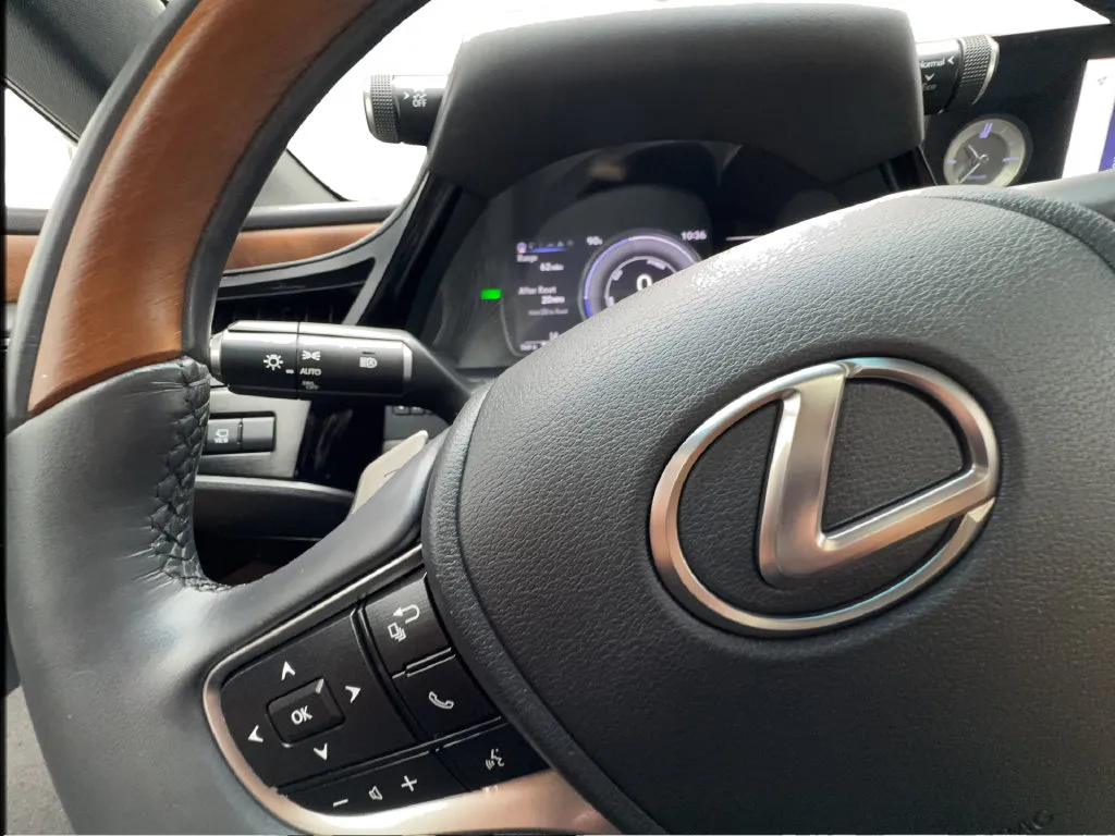 Lexus ES photo 46