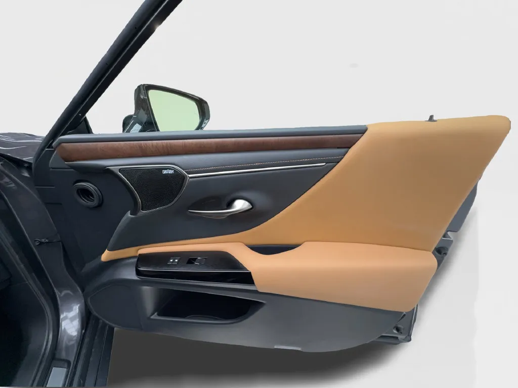 Lexus ES photo 36