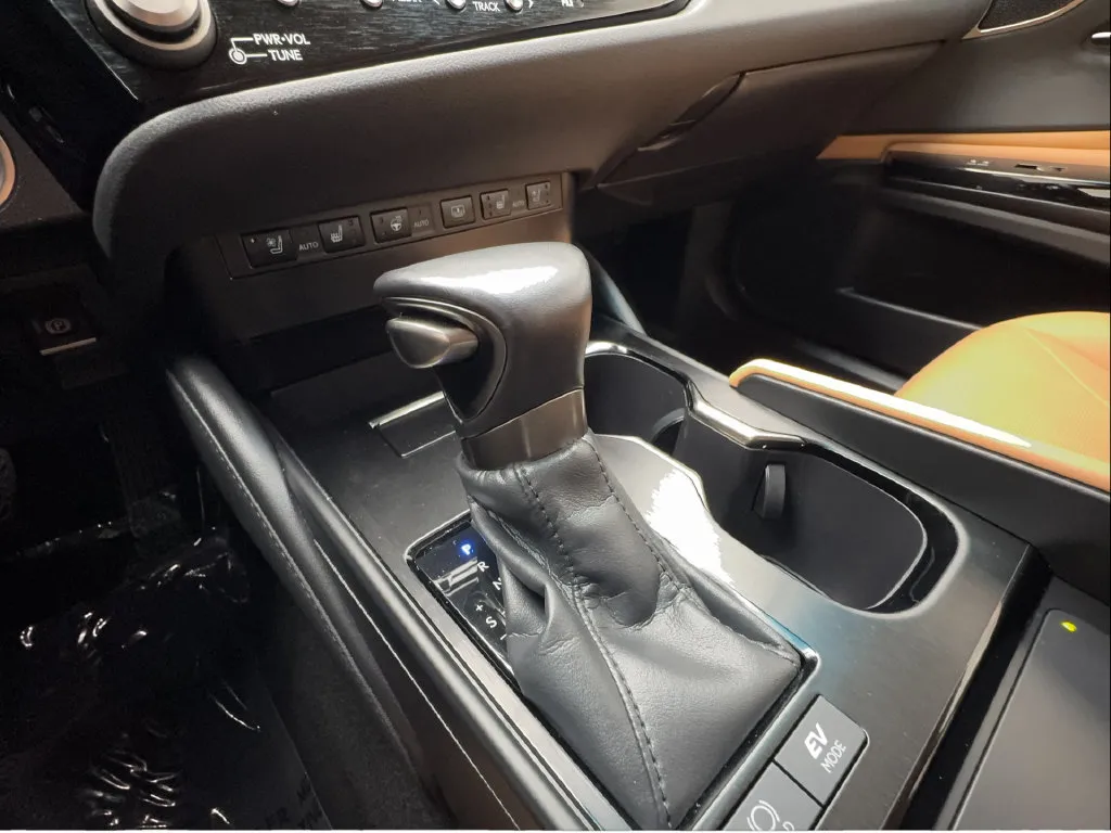 Lexus ES photo 52