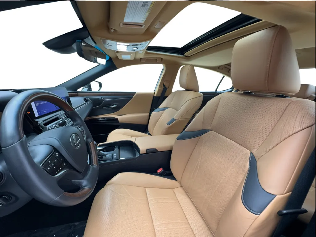 Lexus ES photo 21