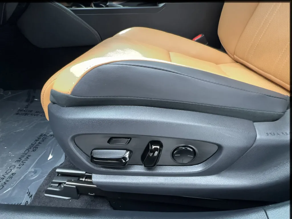Lexus ES photo 23
