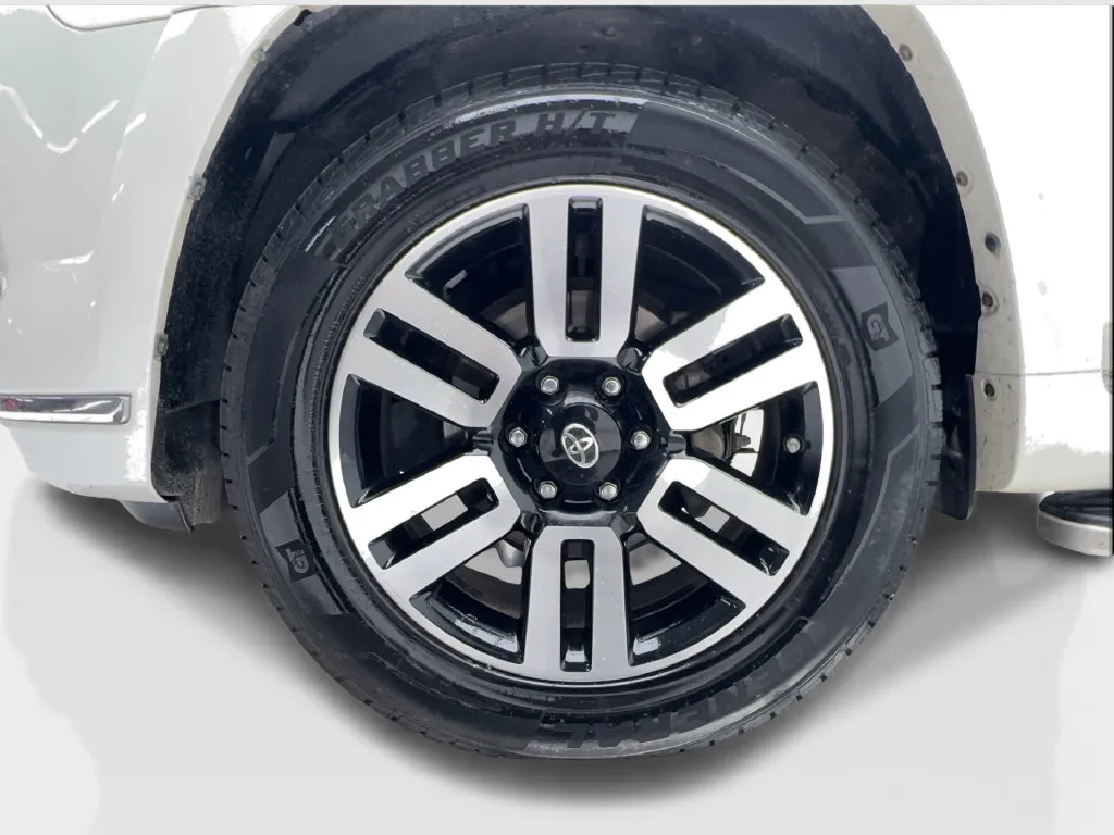 Toyota 4Runner photo 12