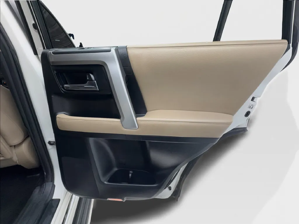 Toyota 4Runner photo 36