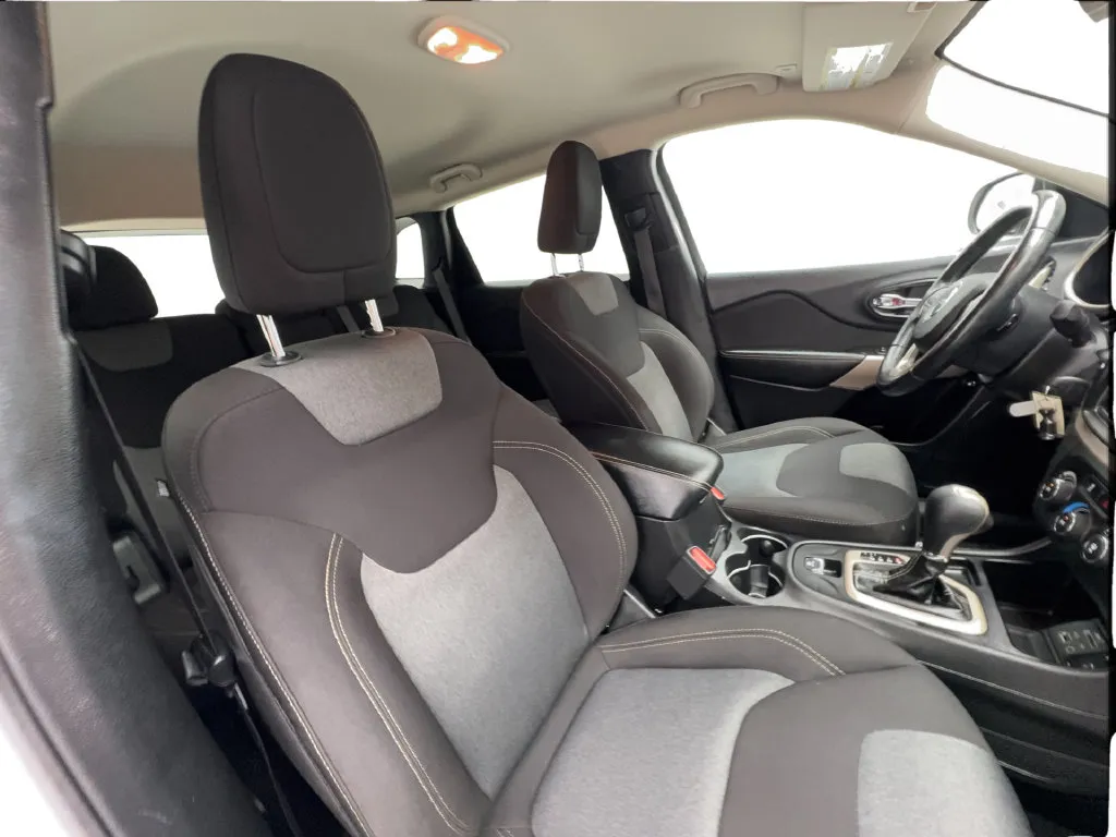 Jeep Cherokee photo 32