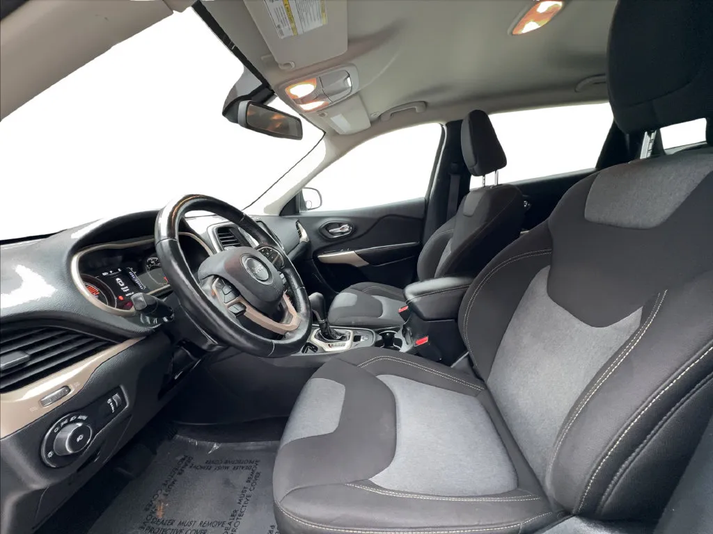 Jeep Cherokee photo 21