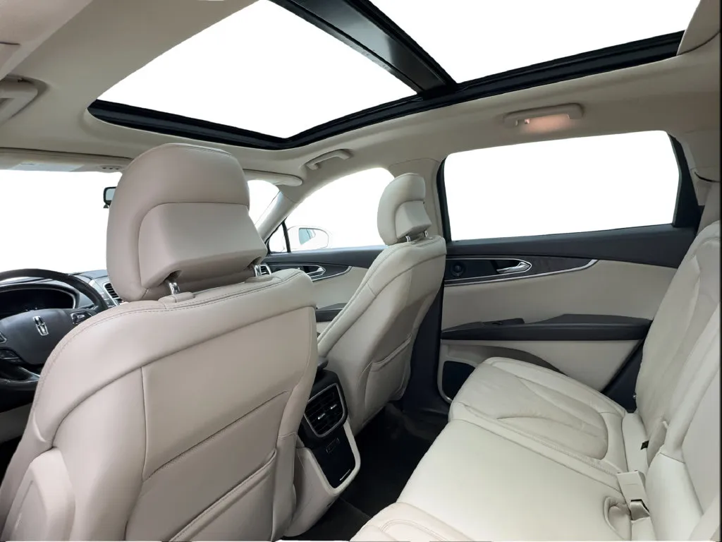 Lincoln MKX photo 26