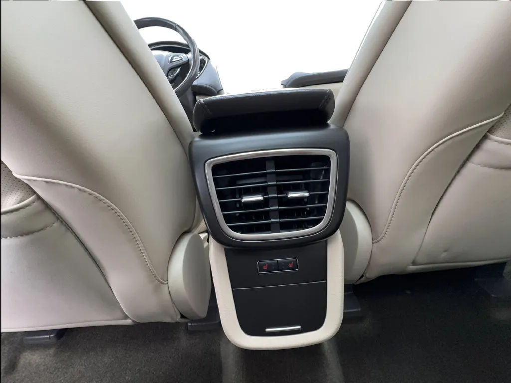 Lincoln MKX photo 42