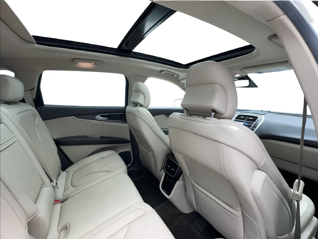 Lincoln MKX photo 29