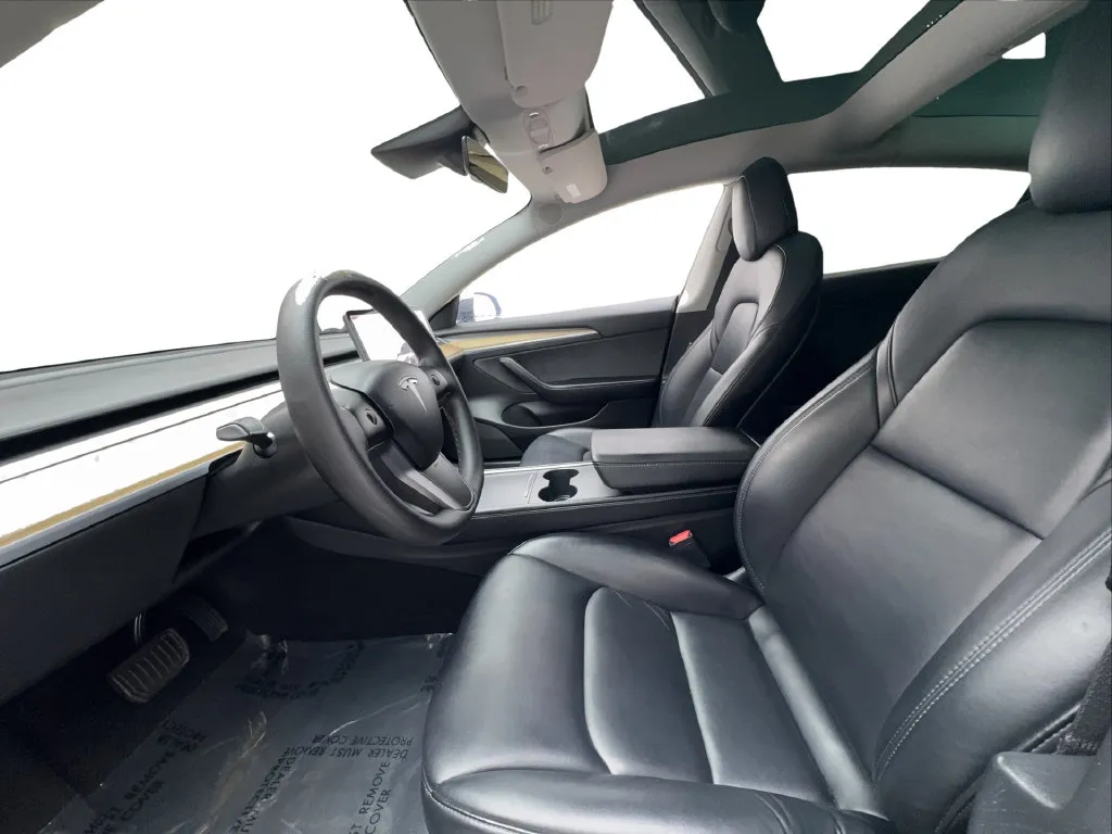 Tesla Model 3 photo 20