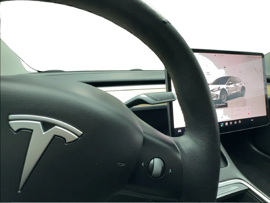 Tesla Model 3 photo 42