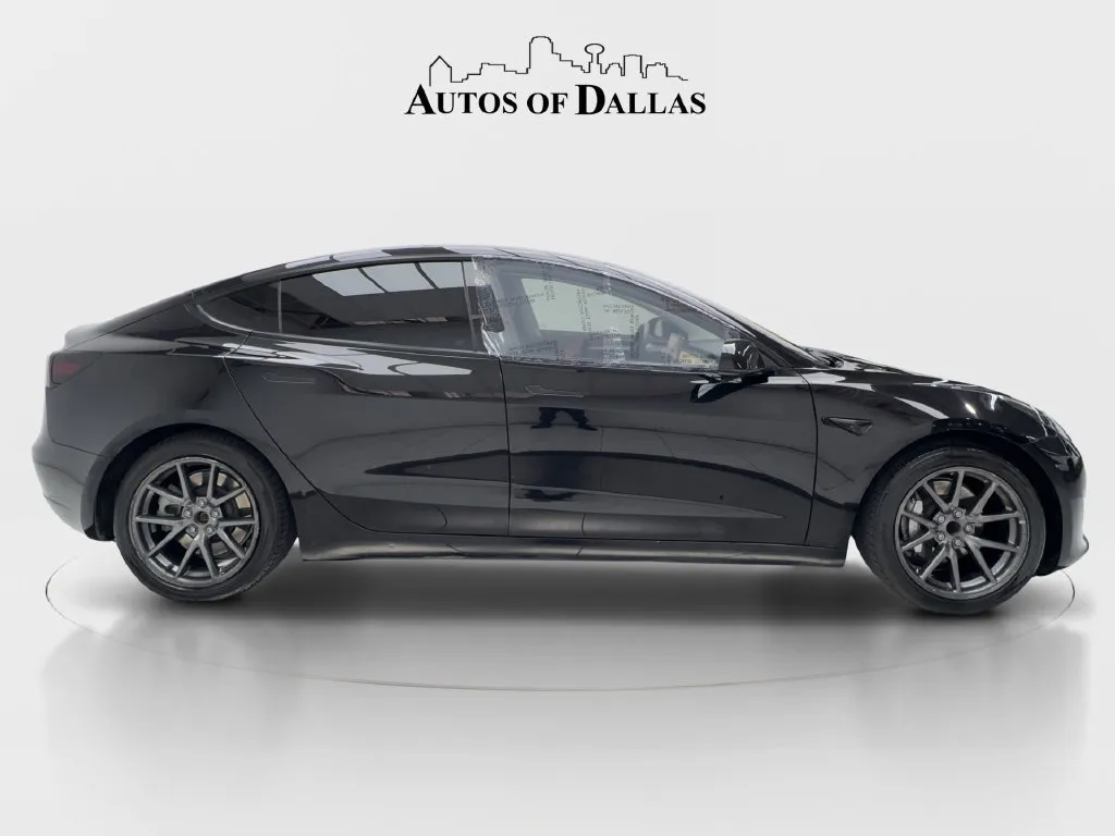 Tesla Model 3 photo 7