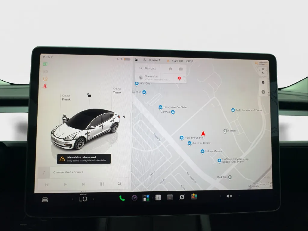 Tesla Model 3 photo 44