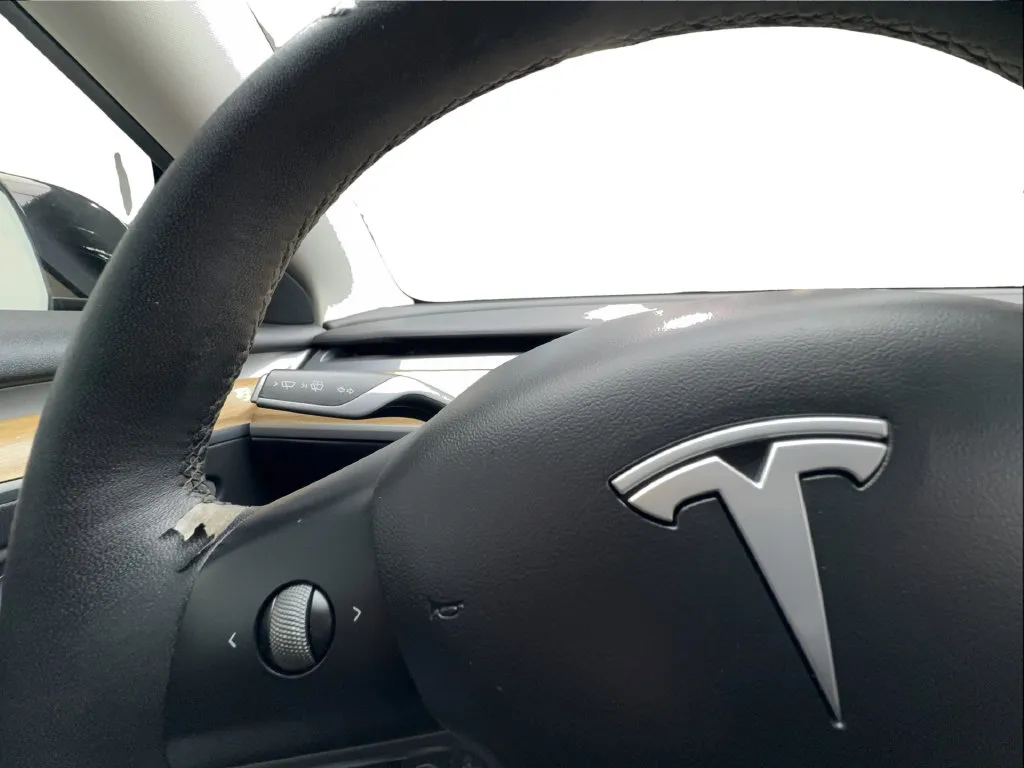 Tesla Model 3 photo 41
