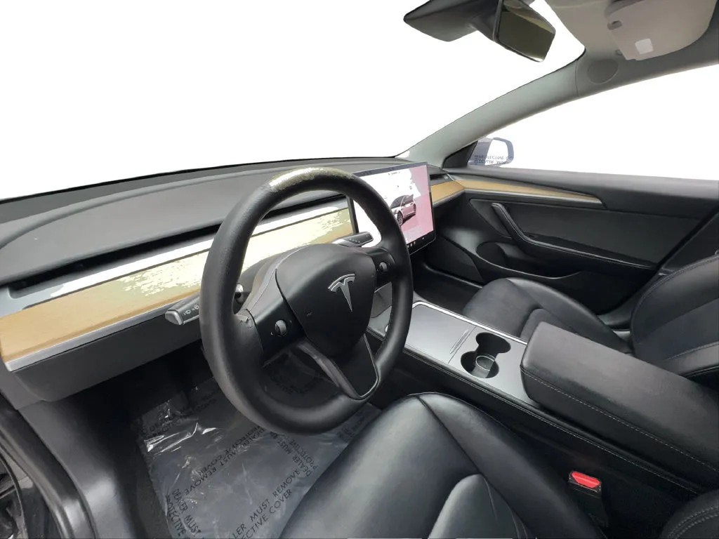 Tesla Model 3 photo 21