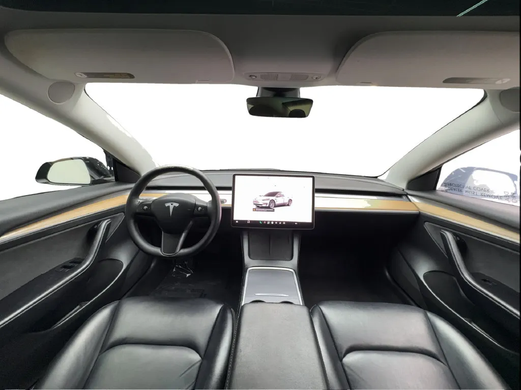 Tesla Model 3 photo 34