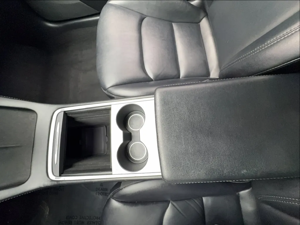 Tesla Model 3 photo 40