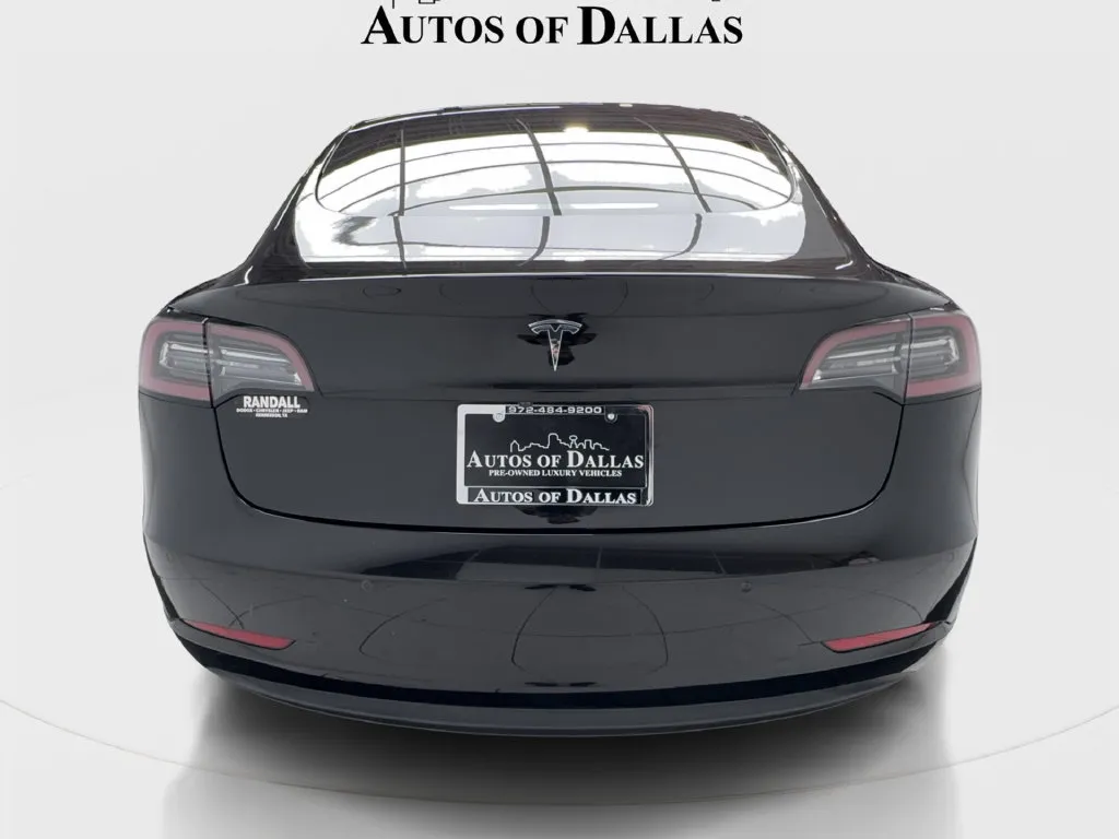 Tesla Model 3 photo 10