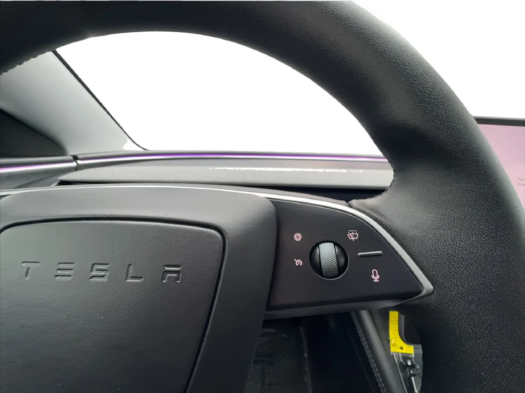 Tesla Model 3 photo 44