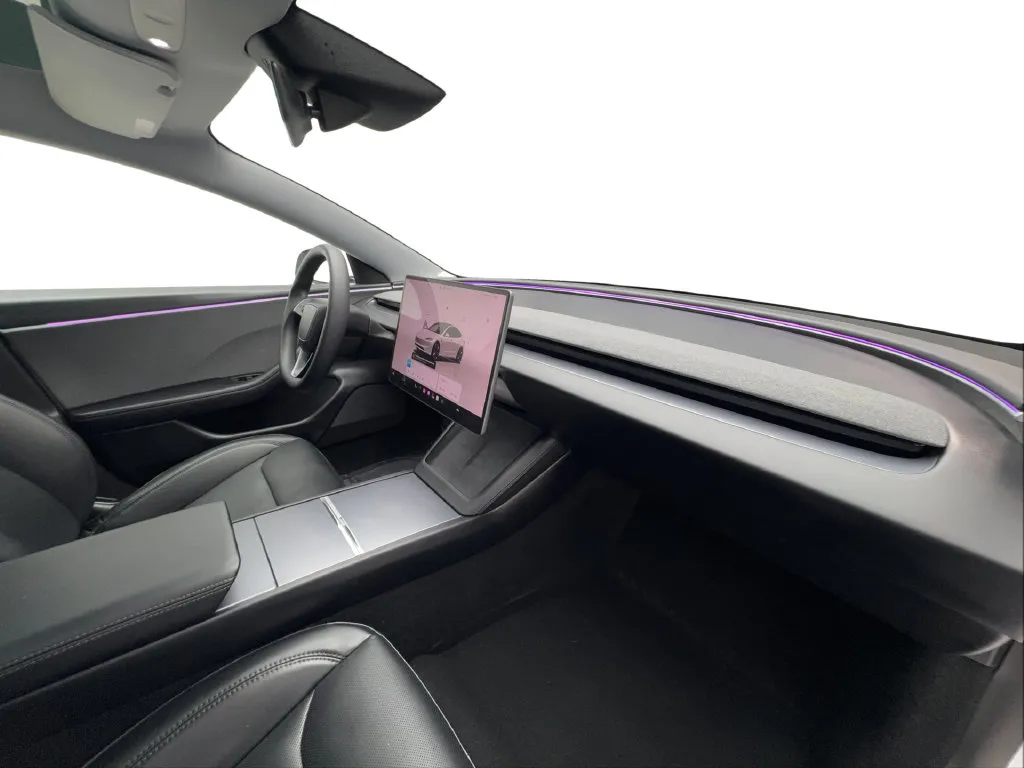 Tesla Model 3 photo 33
