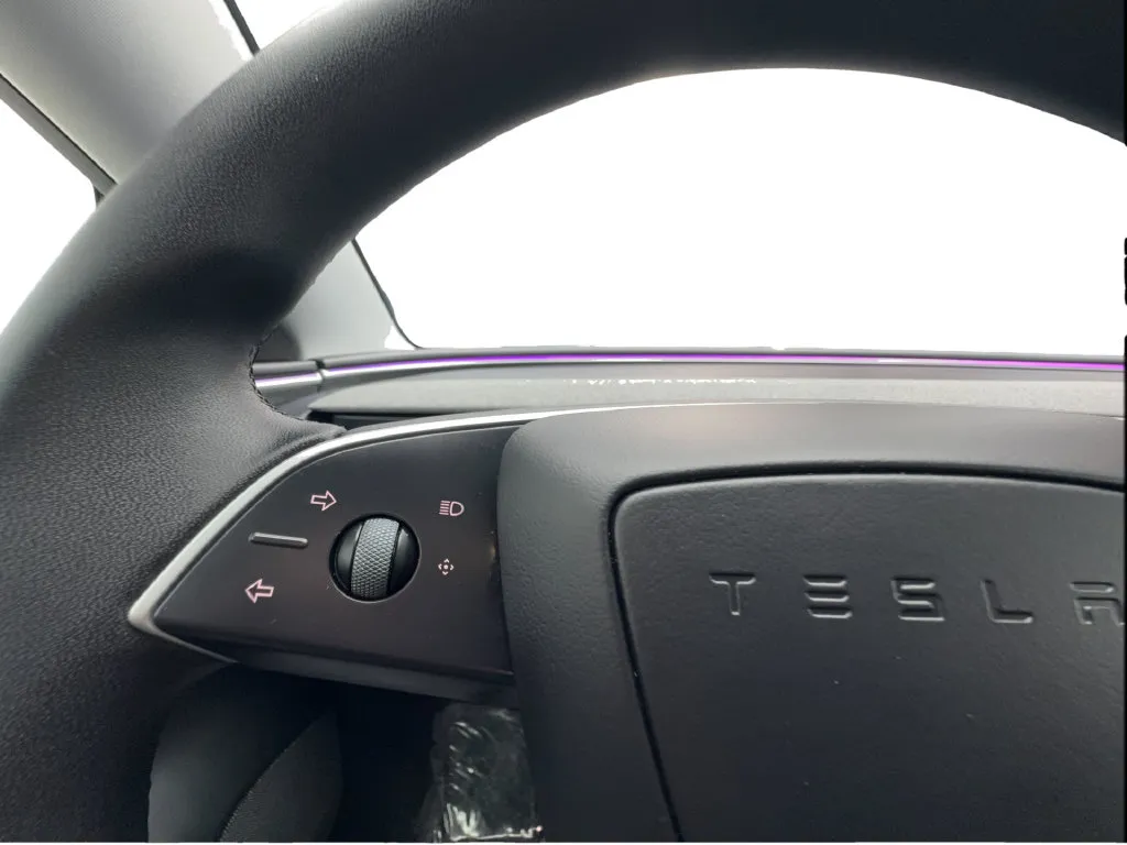 Tesla Model 3 photo 43