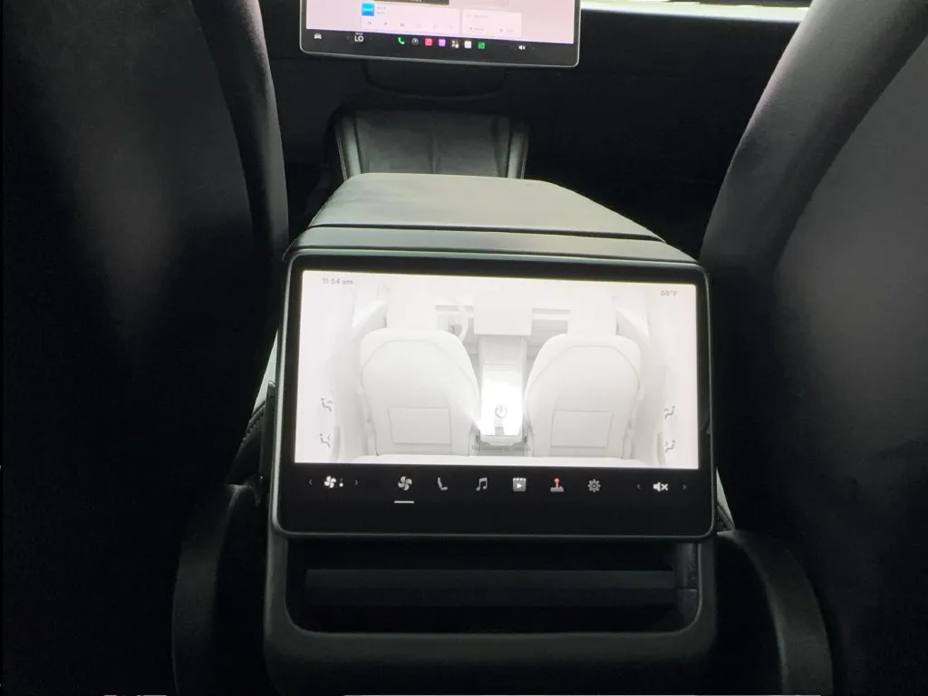 Tesla Model 3 photo 40