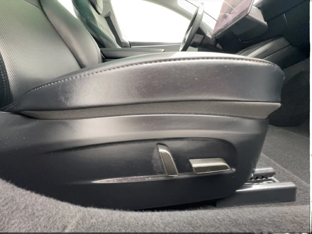 Tesla Model 3 photo 34