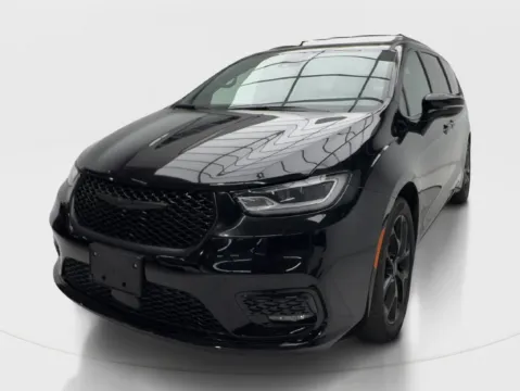 More photos of 2025 Chrysler Pacifica Limited at Autos of Dallas - Plano, TX