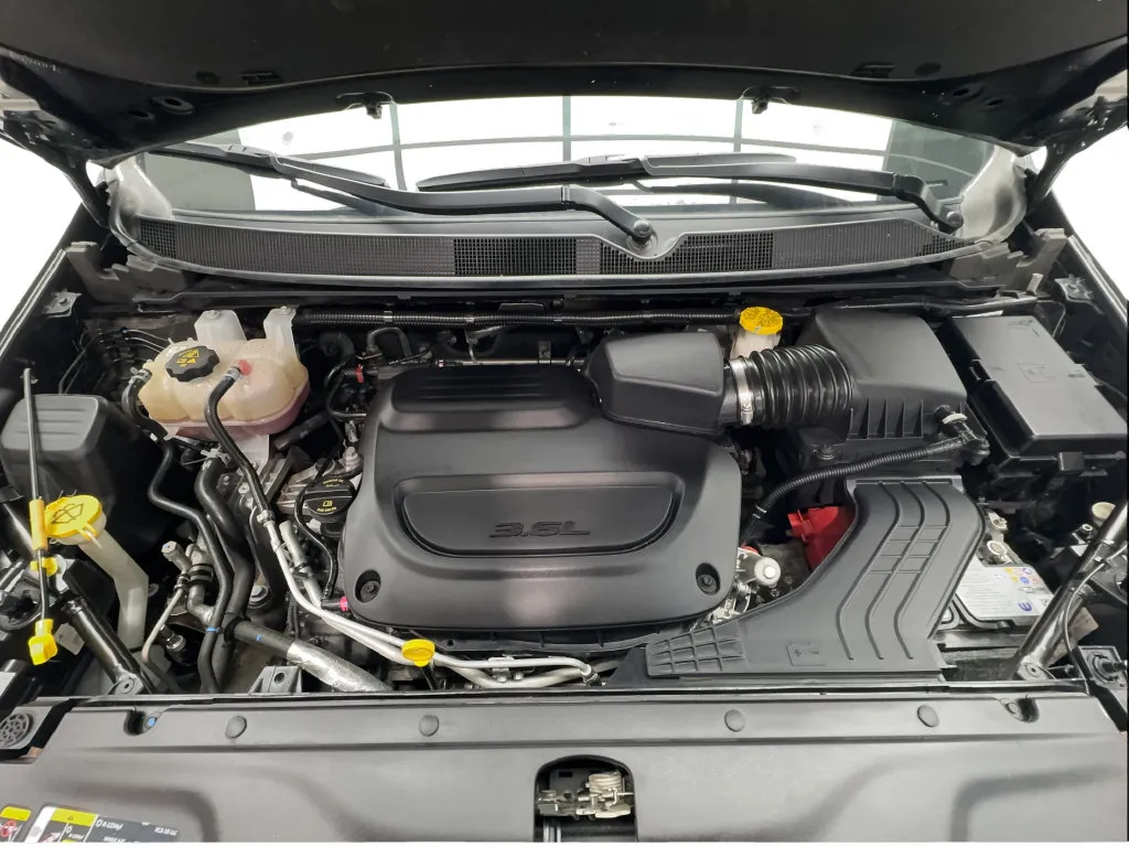 Chrysler Pacifica photo 19