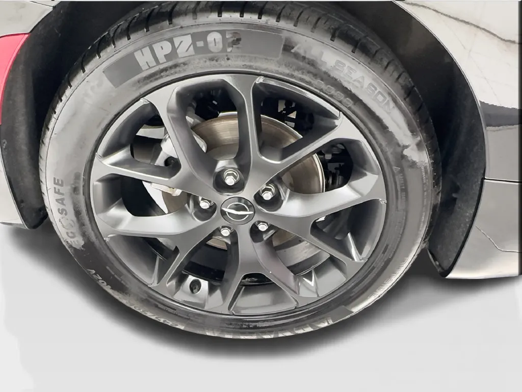 Chrysler Pacifica photo 16