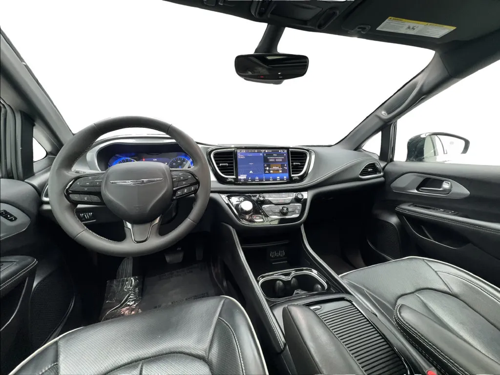 Chrysler Pacifica photo 35