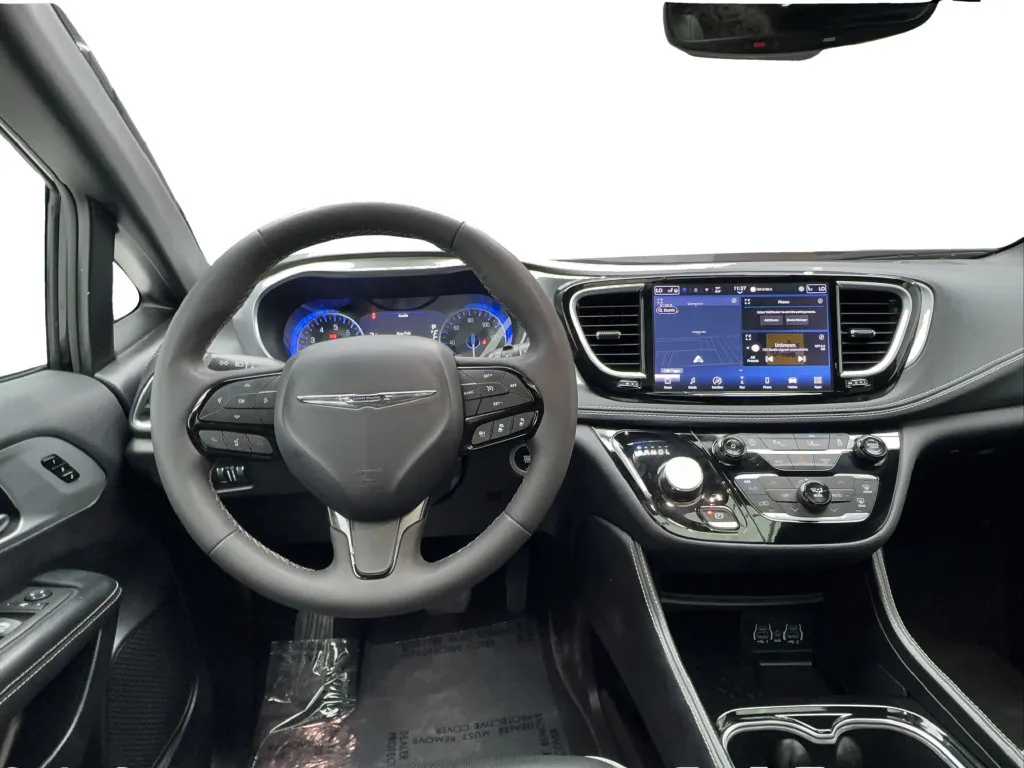Chrysler Pacifica photo 36