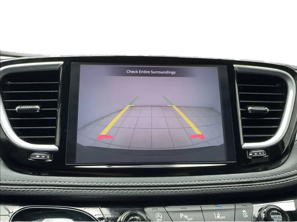 Chrysler Pacifica photo 51