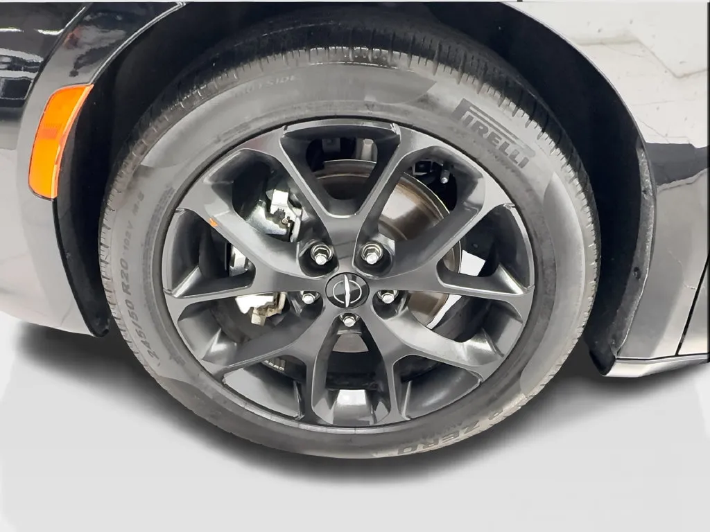 Chrysler Pacifica photo 14
