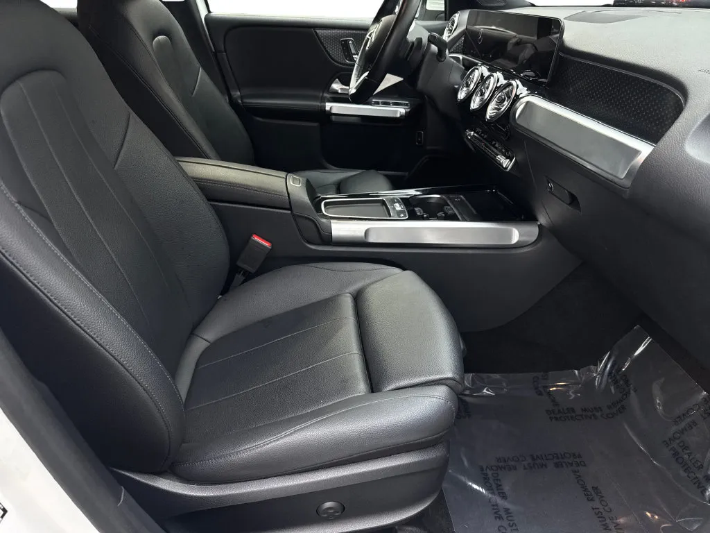 Mercedes-Benz GLB photo 43