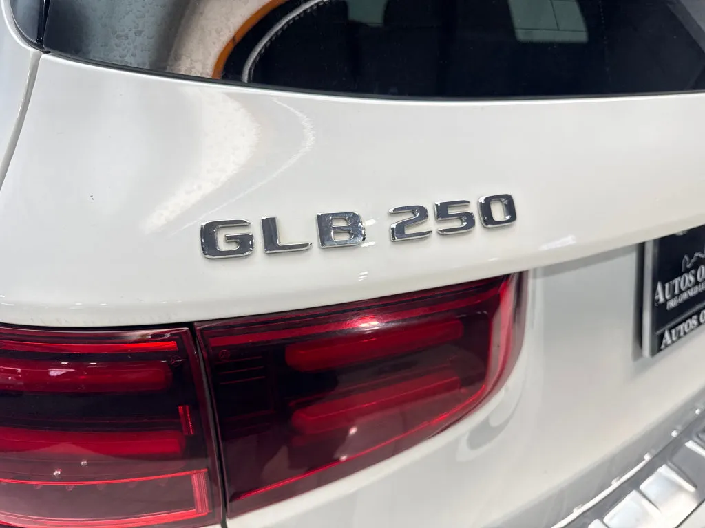Mercedes-Benz GLB photo 24