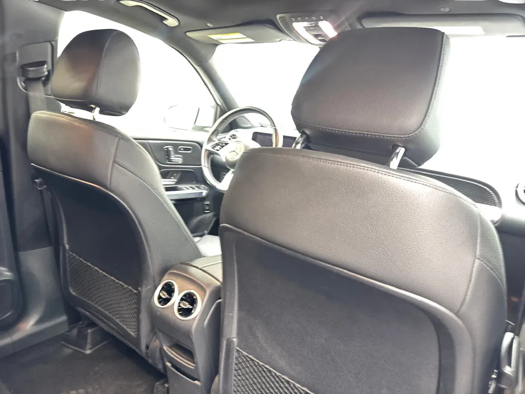 Mercedes-Benz GLB photo 40