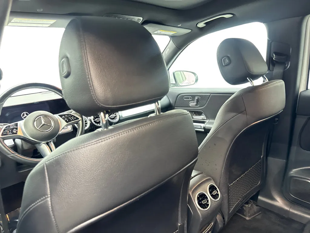 Mercedes-Benz GLB photo 34