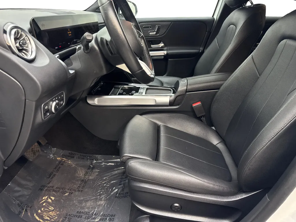 Mercedes-Benz GLB photo 26