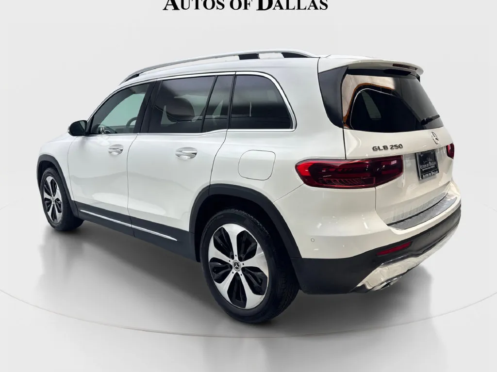 Mercedes-Benz GLB photo 10