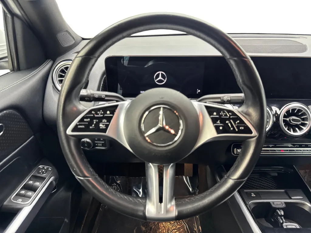 Mercedes-Benz GLB photo 54